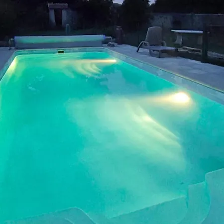 In Le Chatel With Swimming Pool * Boissy-le-Chatel