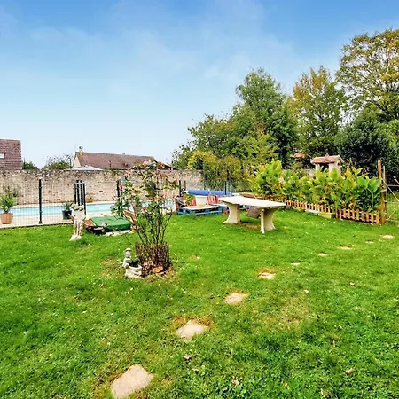 In Le Chatel With Swimming Pool *